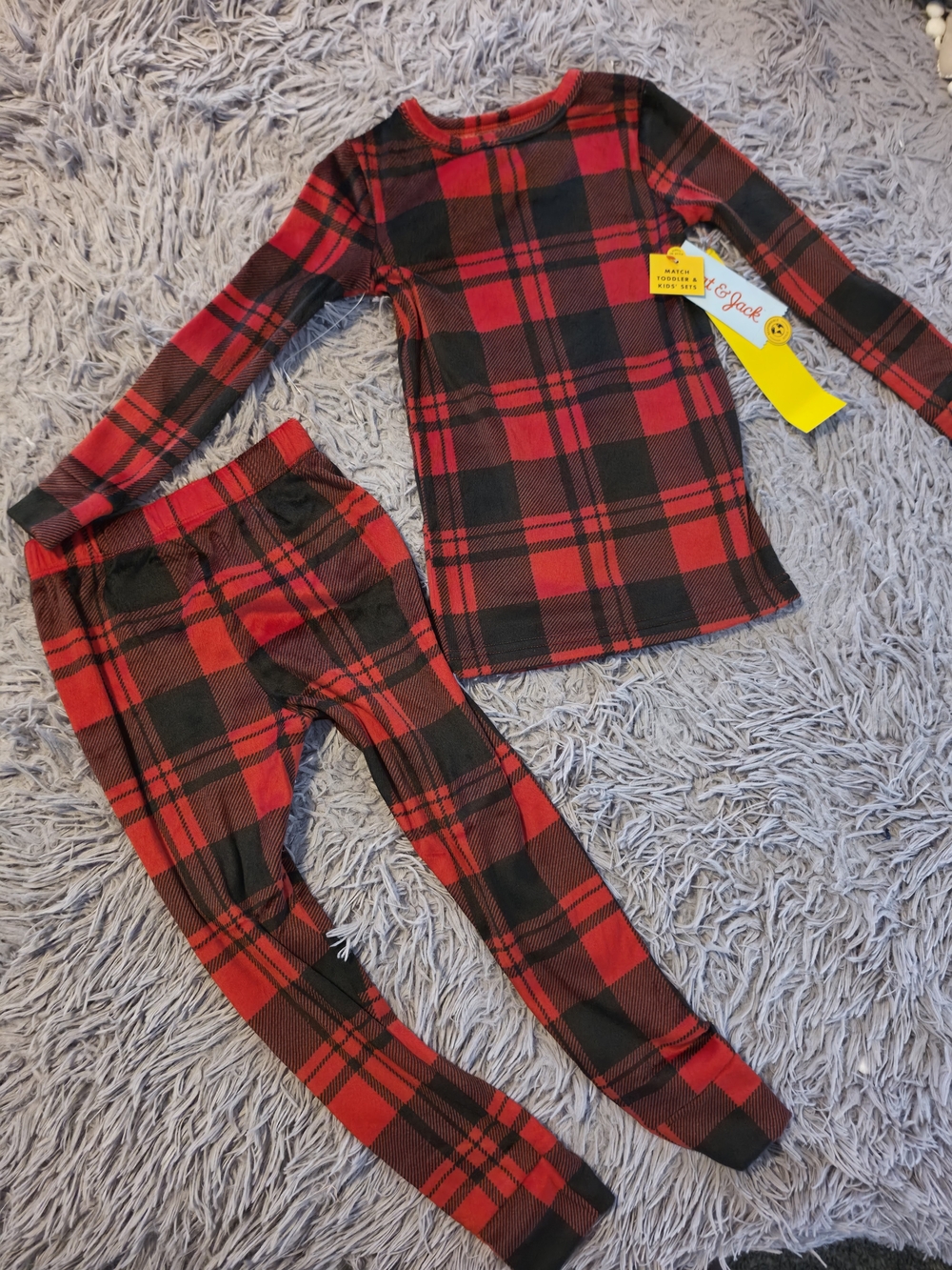 Cat & Jack Boys 4T Red Black Plaid Fleece Pajama Set Long Sleeve Crew Neck